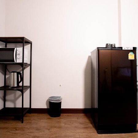Room 36 Service Apartment Банкок Екстериор снимка