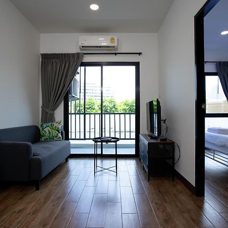 Room 36 Service Apartment Банкок Екстериор снимка