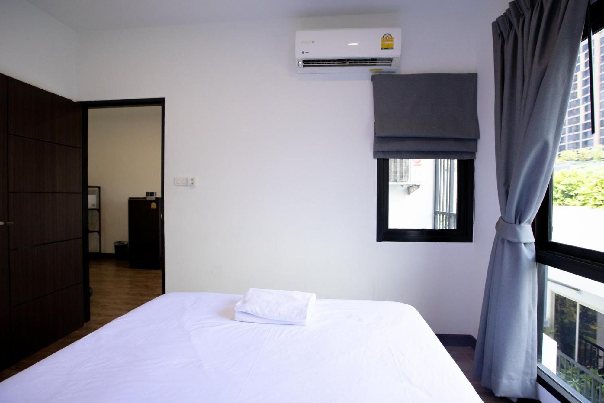 Room 36 Service Apartment Банкок Екстериор снимка