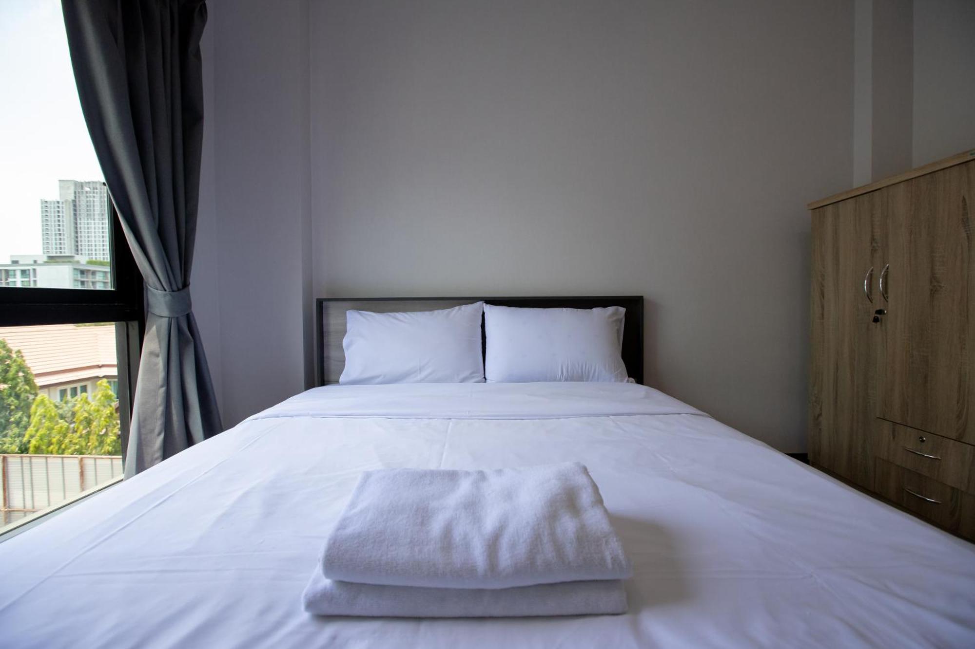 Room 36 Service Apartment Банкок Екстериор снимка